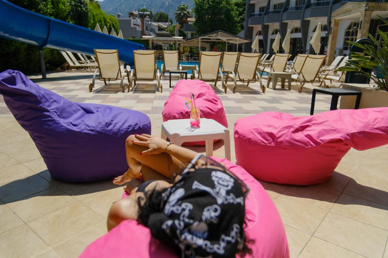 Hotel Club Selen İçmeler Exterior foto